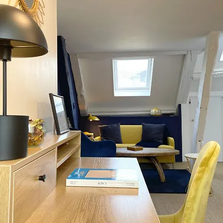 Le St-laurent - Magnifique Triplex - Calme Daire